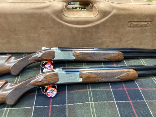 FACTORY PAIR OF BROWNING B725 UK GAME MK2 12 GAUGE OVER AND UNDER SHOTGUNS ( REF - S2 2855 )